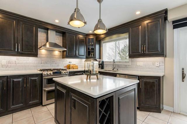 106 Huntington Cres, House detached with 4 bedrooms, 4 bathrooms and 8 parking in Clarington ON | Image 6