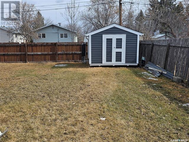 704 1st Street E, House detached with 4 bedrooms, 1 bathrooms and null parking in Meadow Lake SK | Image 20