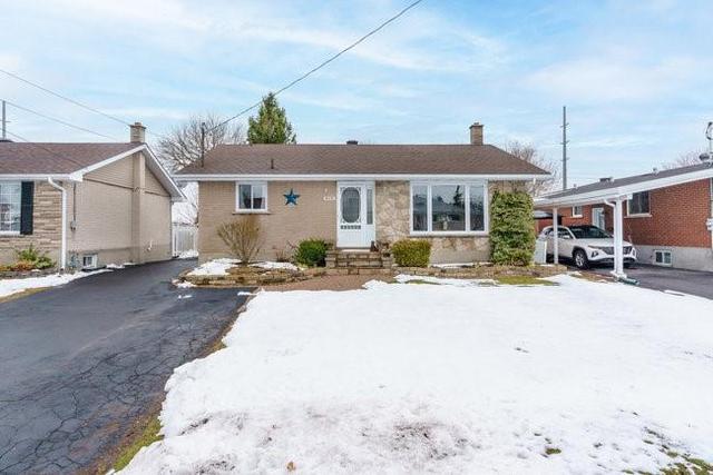 417 Danis Avenue W, House detached with 3 bedrooms, 2 bathrooms and 4 parking in Cornwall ON | Image 2