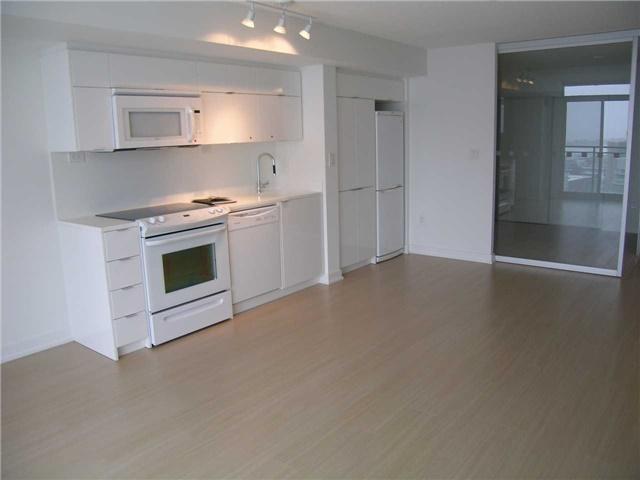 2007 - 21 Iceboat Terr, Condo with 1 bedrooms, 1 bathrooms and 1 parking in Toronto ON | Image 9