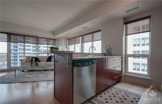 1701 - 200 Rideau Street, Condo with 2 bedrooms, 2 bathrooms and 1 parking in Ottawa ON | Image 12