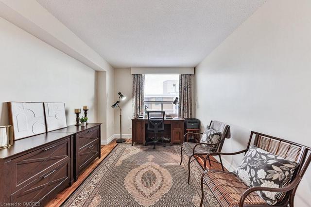 1104 - 39 Stavebank Road, House attached with 2 bedrooms, 1 bathrooms and 1 parking in Mississauga ON | Image 9