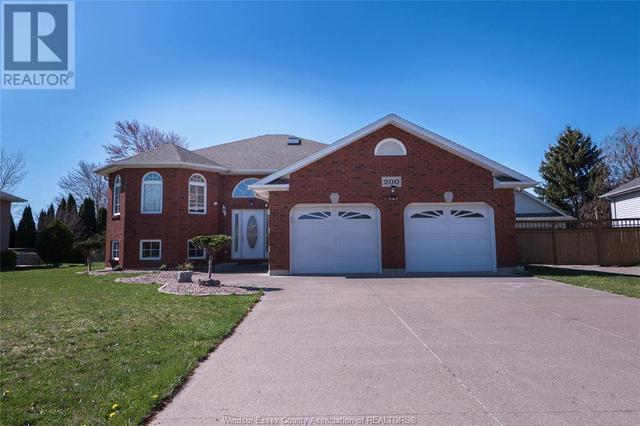 200 Gignac Crescent, House detached with 4 bedrooms, 2 bathrooms and null parking in LaSalle ON | Image 1