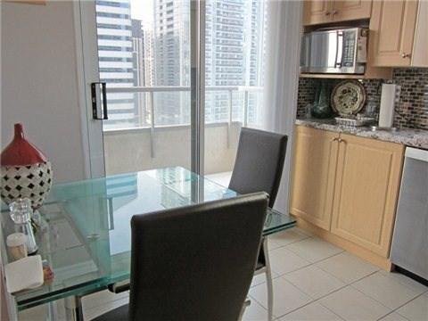 1802 - 18 Spring Garden Ave, Condo with 2 bedrooms, 2 bathrooms and 1 parking in Toronto ON | Image 10