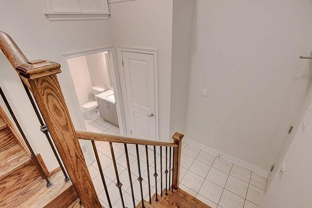 74 Hargrave Lane, Townhouse with 3 bedrooms, 3 bathrooms and 1 parking in Toronto ON | Image 6