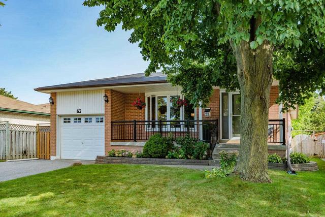 63 Conference Blvd, House detached with 4 bedrooms, 2 bathrooms and 3 parking in Toronto ON | Image 12