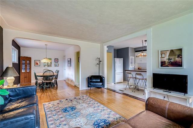 164 West 19th Street, House detached with 2 bedrooms, 1 bathrooms and 3 parking in Hamilton ON | Image 7