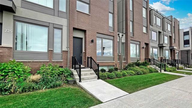 223 Downsview Park Blvd, House attached with 4 bedrooms, 4 bathrooms and 2 parking in Toronto ON | Image 1