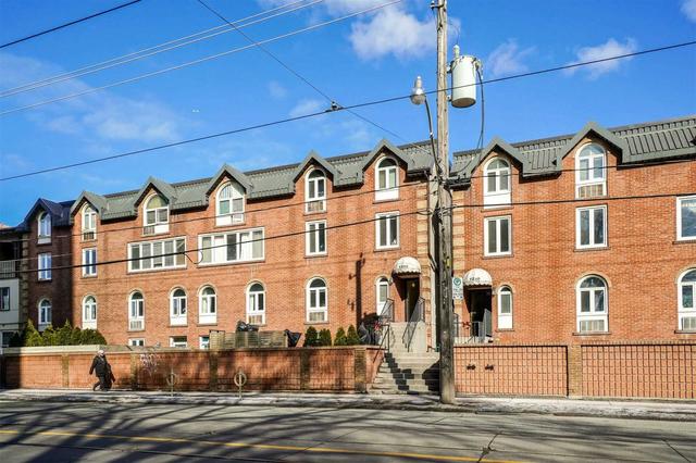 10 - 1252 King St W, Townhouse with 2 bedrooms, 1 bathrooms and 1 parking in Toronto ON | Image 1