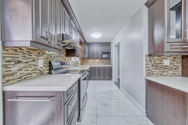 7573 Catalpa Rd, House semidetached with 4 bedrooms, 3 bathrooms and 5 parking in Mississauga ON | Image 4