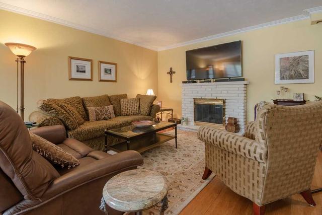 266 Wales Cres, House detached with 2 bedrooms, 2 bathrooms and 5 parking in Oakville ON | Image 39