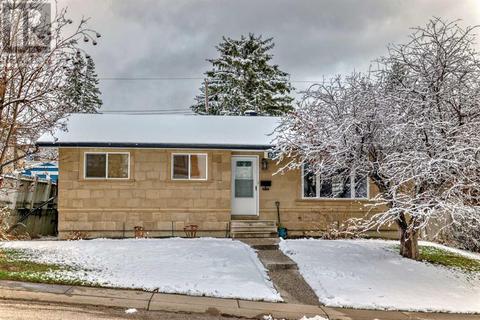 928 Moodie Road Ne, House detached with 4 bedrooms, 3 bathrooms and 4 parking in Calgary AB | Card Image