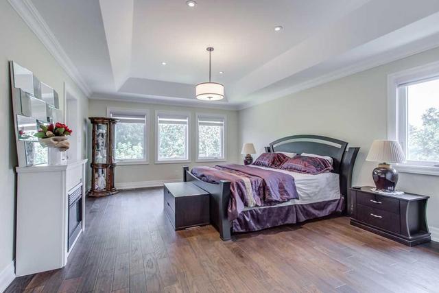 23 Laurentia Cres, House detached with 4 bedrooms, 5 bathrooms and 4 parking in Toronto ON | Image 14