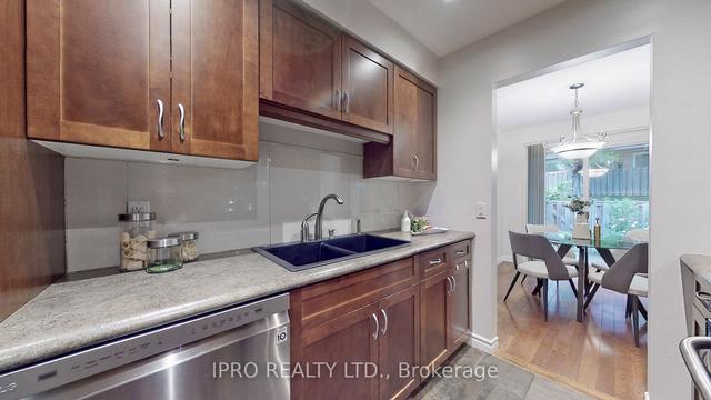 22 - 2031 Amherst Heights Crt, Townhouse with 3 bedrooms, 2 bathrooms and 3 parking in Burlington ON | Image 6