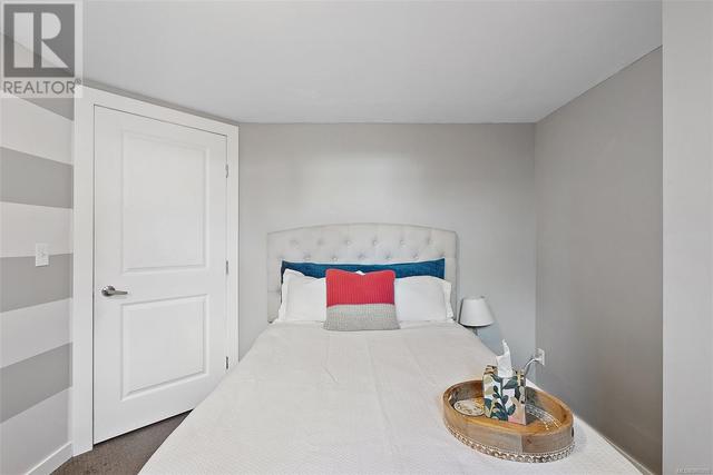 407 - 642 Agnes St, House attached with 4 bedrooms, 2 bathrooms and 2 parking in Saanich BC | Image 11
