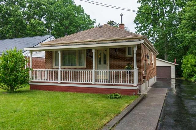 280 Victoria Ave, House detached with 2 bedrooms, 2 bathrooms and 6 parking in Belleville ON | Image 1