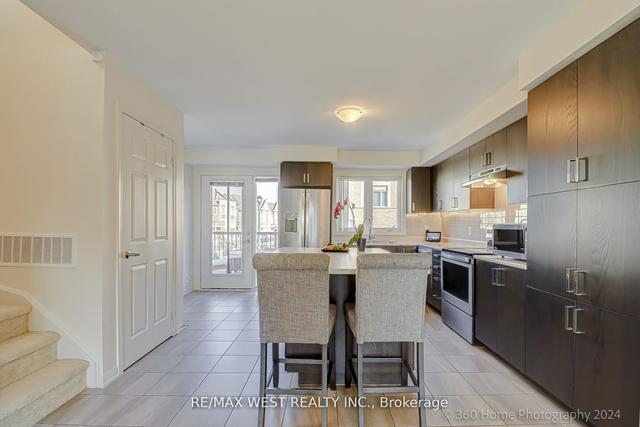 12 - 1 Beckenrose Crt, Townhouse with 2 bedrooms, 3 bathrooms and 2 parking in Brampton ON | Image 1