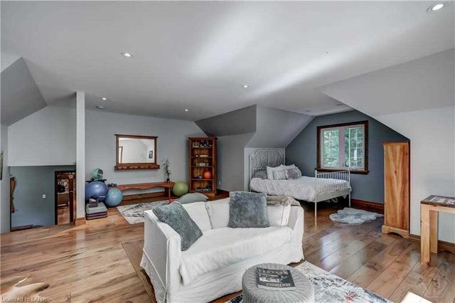1042 Moore Rd, House detached with 2 bedrooms, 3 bathrooms and 14 parking in Bracebridge ON | Image 16