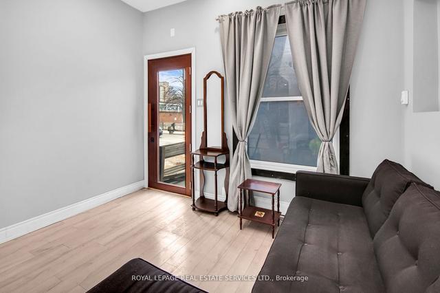 660 Dundas St W, House attached with 2 bedrooms, 2 bathrooms and 2 parking in Toronto ON | Image 30