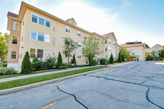 303 - 8 Huron St, Condo with 1 bedrooms, 1 bathrooms and 1 parking in Kawartha Lakes ON | Image 12