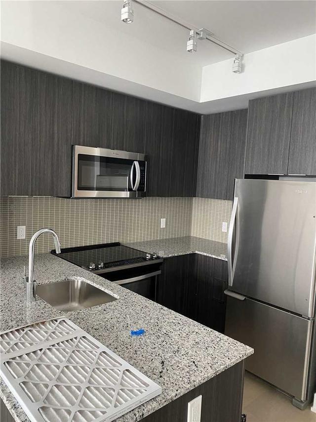 3711 - 20 Shore Breeze Dr, Condo with 1 bedrooms, 1 bathrooms and 1 parking in Toronto ON | Image 3