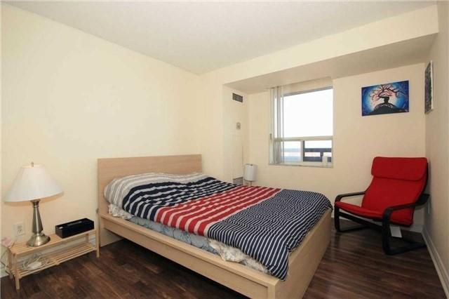 1802 - 30 Malta Ave, Condo with 3 bedrooms, 2 bathrooms and 1 parking in Brampton ON | Image 8