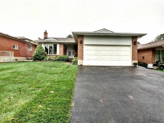 204 Oldfield Dr, House detached with 2 bedrooms, 3 bathrooms and 2 parking in Kitchener ON | Image 1