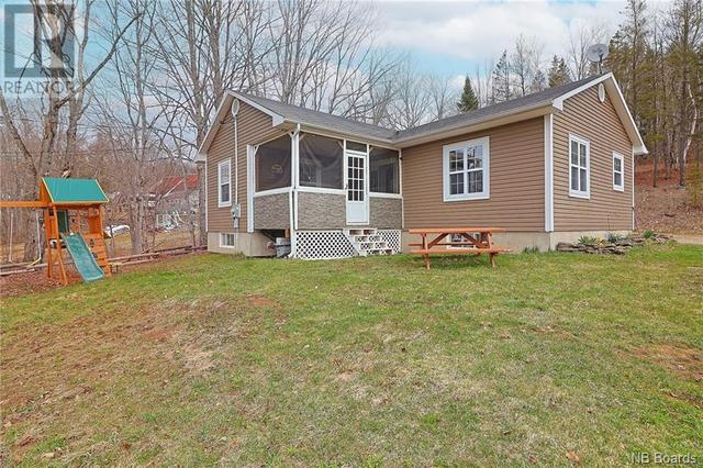74 Giants Glen Road, House detached with 2 bedrooms, 1 bathrooms and null parking in Stanley NB | Image 1