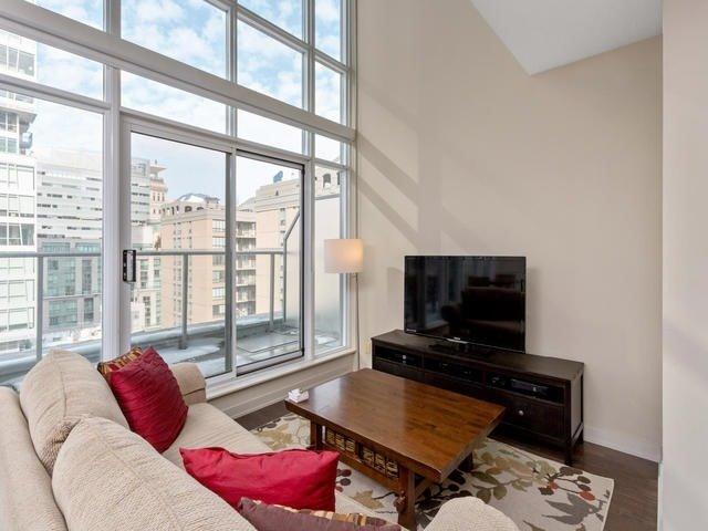 uph14 - 21 Nelson St, Condo with 1 bedrooms, 2 bathrooms and 1 parking in Toronto ON | Image 3