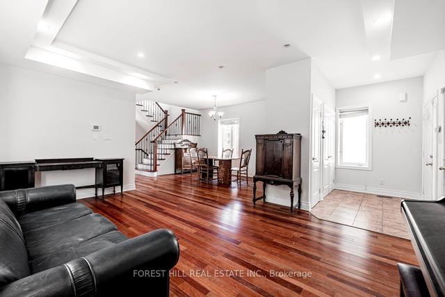 135 Holmes Ave, House detached with 4 bedrooms, 5 bathrooms and 6 parking in Toronto ON | Image 4