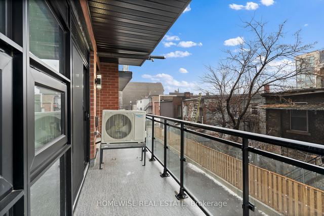 202 - 485 Logan Ave, Townhouse with 2 bedrooms, 2 bathrooms and 1 parking in Toronto ON | Image 5