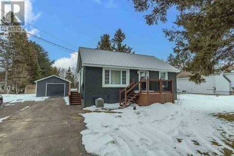 687 Fourth Lin, House detached with 4 bedrooms, 2 bathrooms and null parking in Sault Ste. Marie ON | Card Image