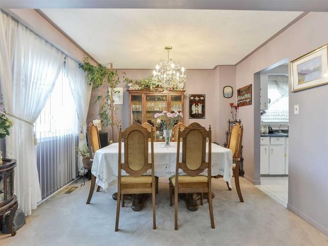 3145 Mallbridge Cres, House semidetached with 4 bedrooms, 3 bathrooms and 8 parking in Mississauga ON | Image 4
