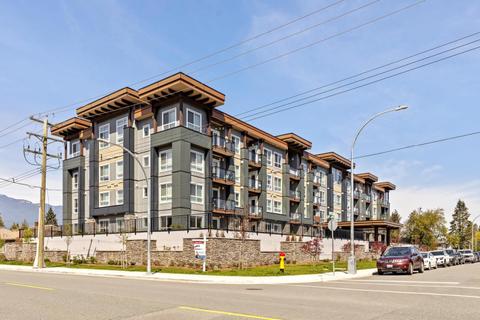 109 - 9450 Robson Street, Condo with 2 bedrooms, 2 bathrooms and null parking in Chilliwack BC | Card Image