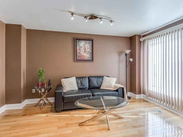 7164 Para Pl, House semidetached with 3 bedrooms, 2 bathrooms and 2 parking in Mississauga ON | Image 5