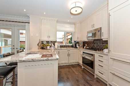 362 Fairlawn Ave, Townhouse with 3 bedrooms, 3 bathrooms and 2 parking in Toronto ON | Image 3
