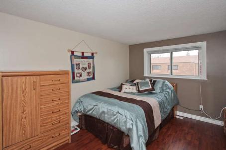 47 - 222 Pearson St, Townhouse with 4 bedrooms, 2 bathrooms and 2 parking in Oshawa ON | Image 6