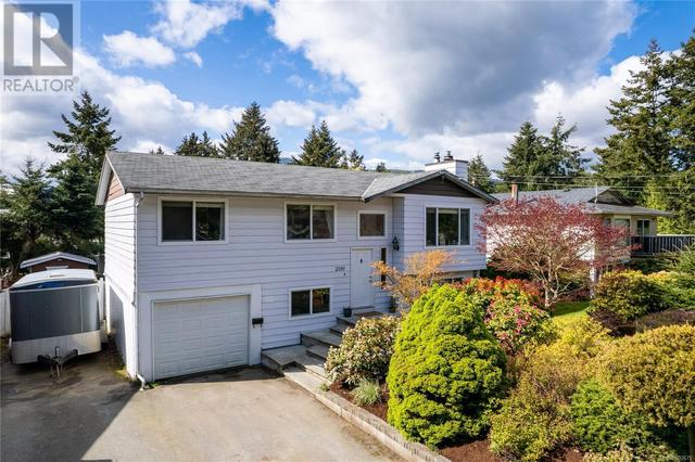 2589 Labieux Rd, House detached with 4 bedrooms, 3 bathrooms and 7 parking in Nanaimo BC | Card Image