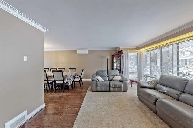 16 Stormont Ave, House detached with 4 bedrooms, 4 bathrooms and 4 parking in Toronto ON | Image 40