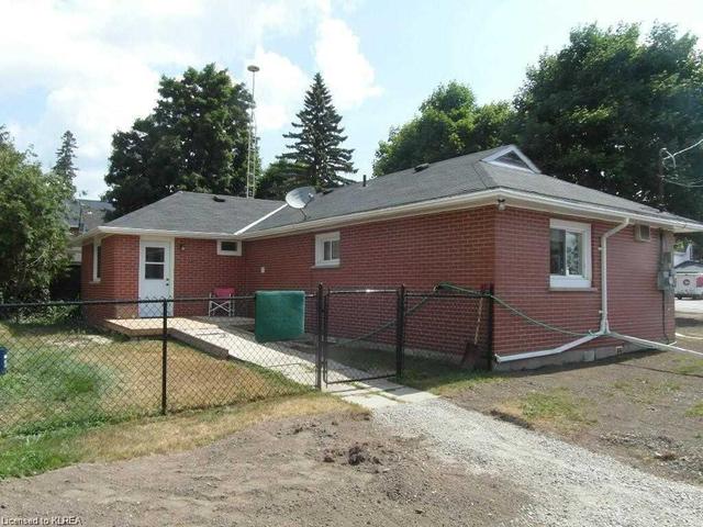 4067 Highway 35 N, House detached with 3 bedrooms, 1 bathrooms and 12 parking in Kawartha Lakes ON | Image 11