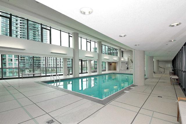 1804 - 215 Fort York Blvd, Townhouse with 2 bedrooms, 2 bathrooms and 1 parking in Toronto ON | Image 31