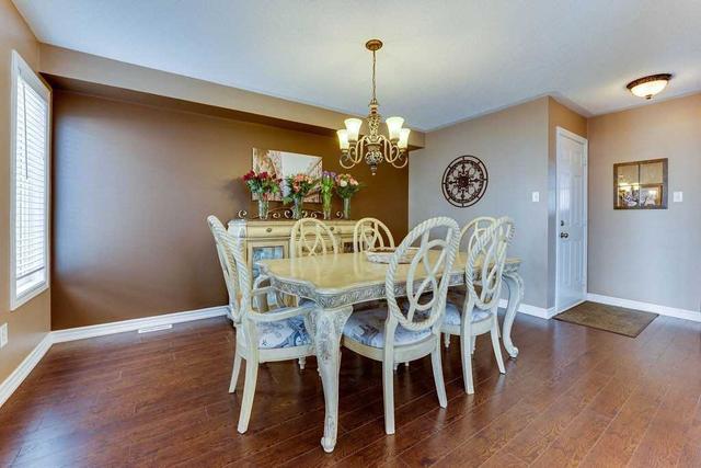 31 Succession Cres, House attached with 3 bedrooms, 4 bathrooms and 3 parking in Barrie ON | Image 3