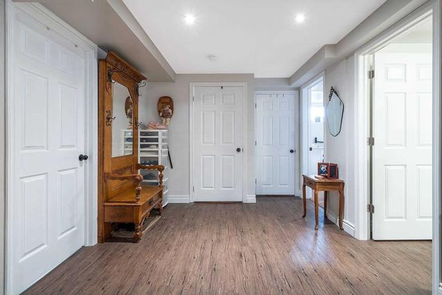34 Bird St, House detached with 3 bedrooms, 3 bathrooms and 4 parking in Barrie ON | Image 14