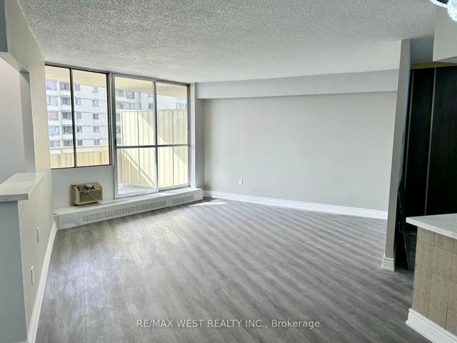 1608 - 330 Dixon St, Condo with 1 bedrooms, 1 bathrooms and 1 parking in Toronto ON | Image 11