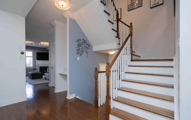 41 Dancer's Dr, House attached with 3 bedrooms, 3 bathrooms and 3 parking in Markham ON | Image 5