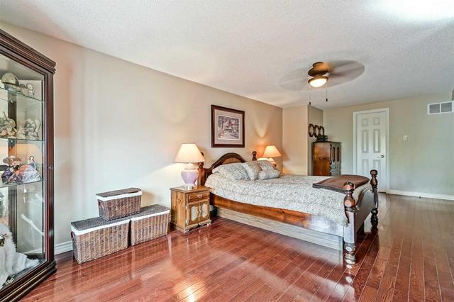 14 Strangway Crt, House detached with 4 bedrooms, 4 bathrooms and 10 parking in Brampton ON | Image 10