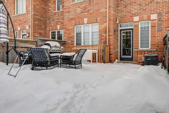93 Southdown Ave, House attached with 3 bedrooms, 3 bathrooms and 3 parking in Vaughan ON | Image 24