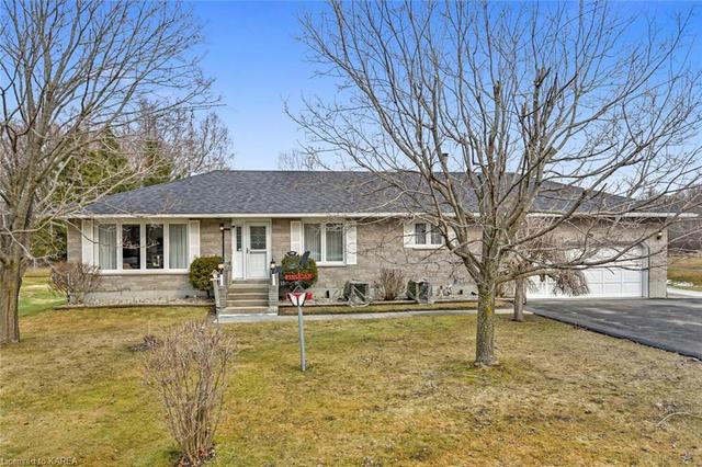 8375 County Rd 15, House detached with 3 bedrooms, 1 bathrooms and 8 parking in Augusta ON | Image 24