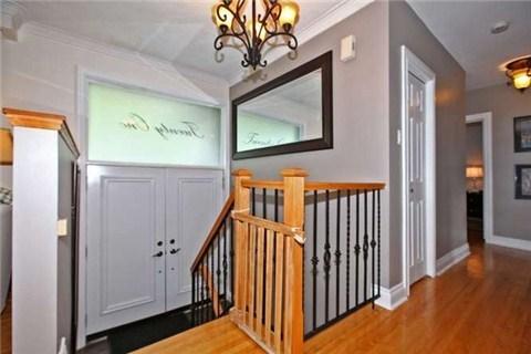 21 Bentwick Cres, House detached with 3 bedrooms, 2 bathrooms and 2 parking in Toronto ON | Image 7