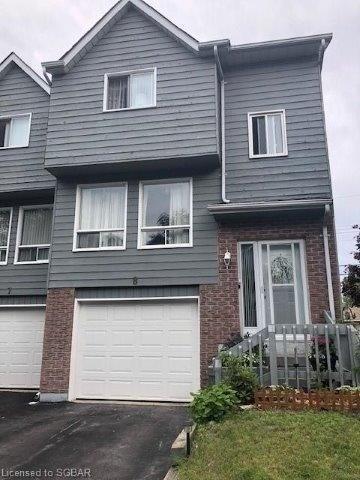 8 - 10 Baker St N, Townhouse with 2 bedrooms, 2 bathrooms and 1 parking in Wasaga Beach ON | Image 2